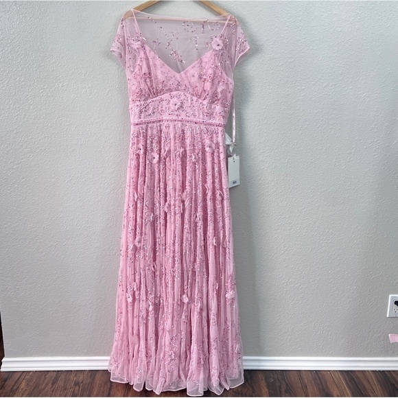 NEW $798 Mac Duggal 93685 Sequin 3D Embellished Cap Sleeves gown size 10 - Picture 2 of 15